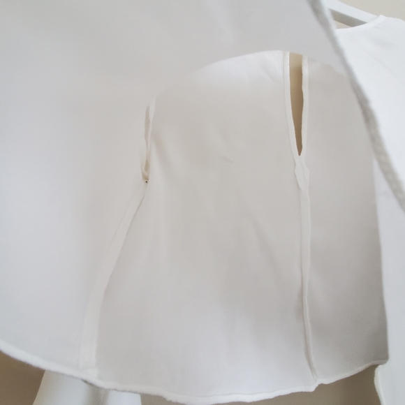 Harper and Me White blouse with tie front with ruffle cuff, small size - Picture 7 of 8